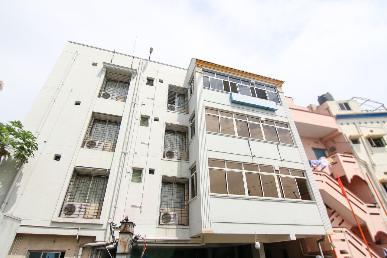 Oyo 9207 Chakri Guest House Visakhapatnam Exterior foto